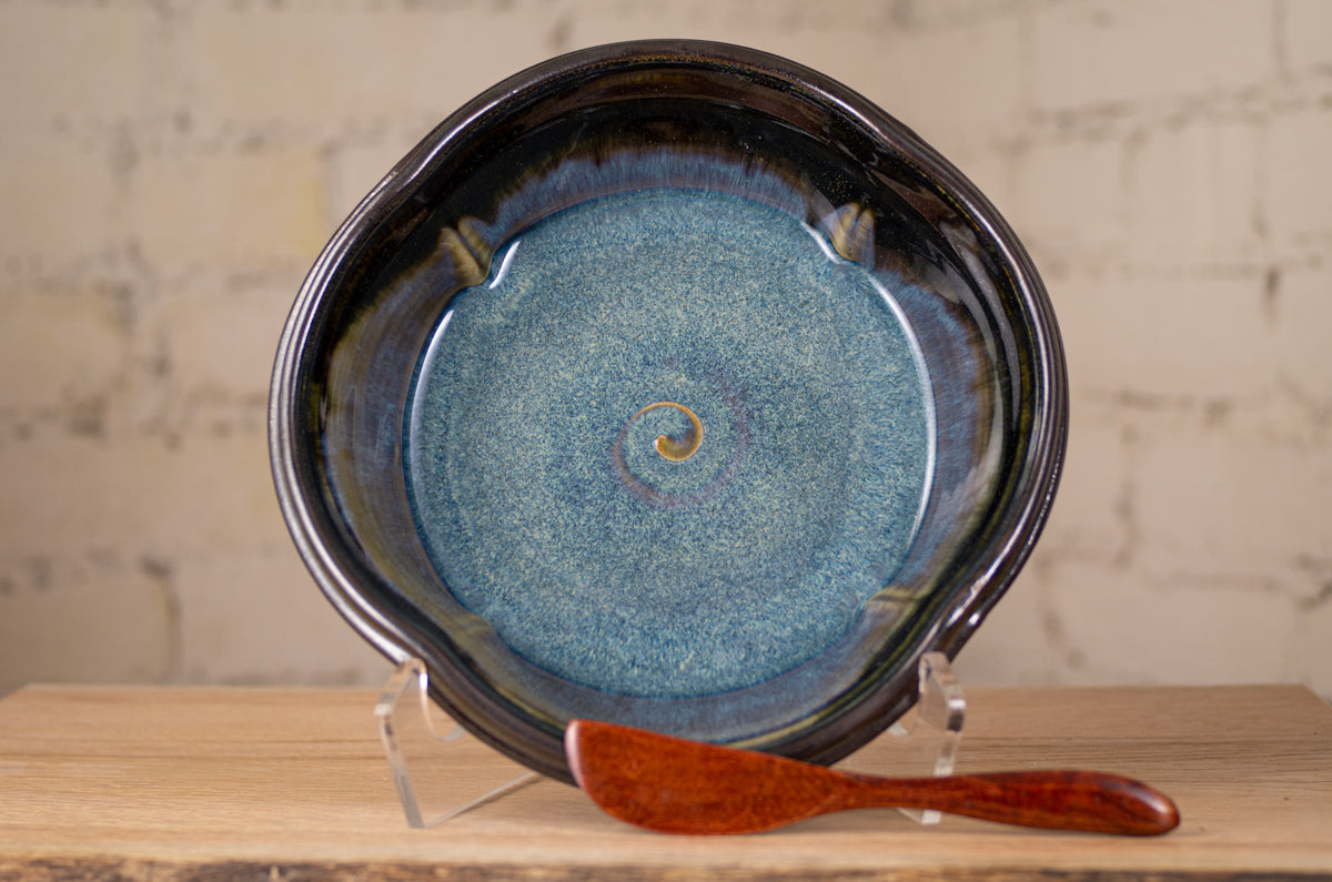 Brie Baker in Breakfast Blue and Rust Red – Goertzen Pottery