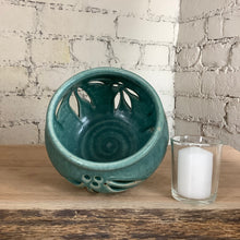 Load image into Gallery viewer, Candle House