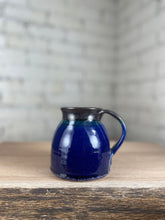 Load image into Gallery viewer, Blue and Black lined Mug