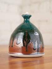 Load image into Gallery viewer, Oil Candle in Verdant and Rust Red